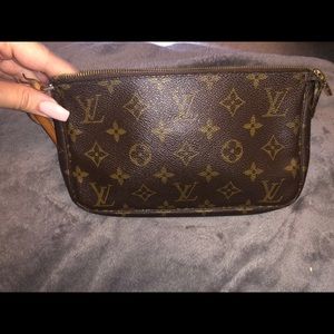 Louis Vuitton Pochette
